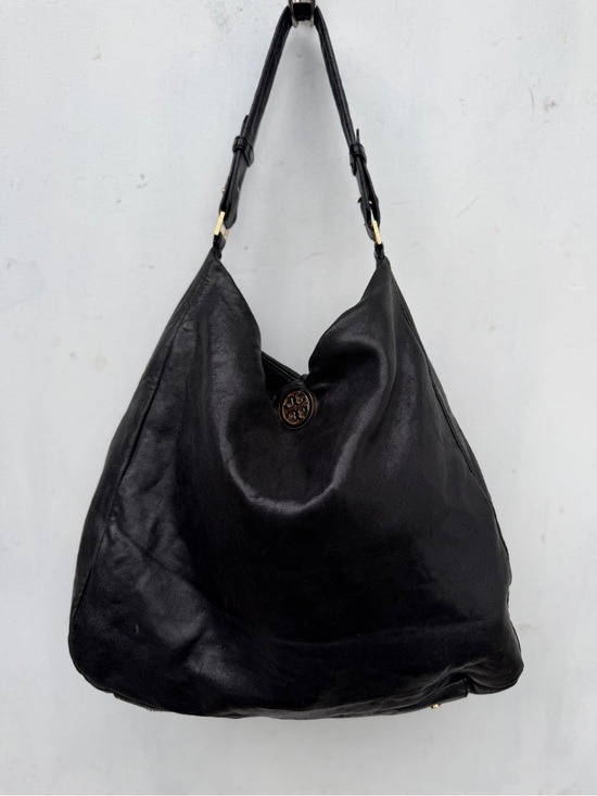 Tory Burch Handbags - Tory Burch Black Leather Slouchy Shoulder Bag guc
